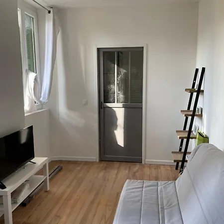 Proche Centre Et Gare Apartmán