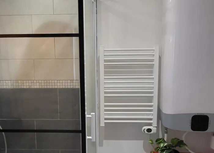 Proche Centre Et Gare * 卢德