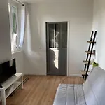 Proche Centre Et Gare Apartman